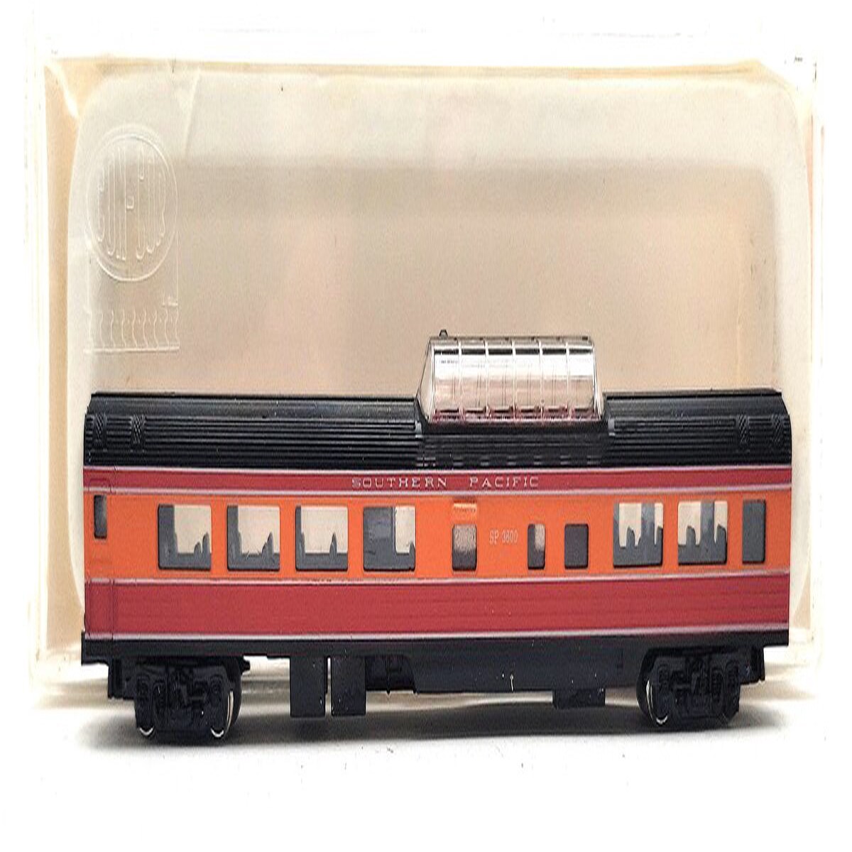 Con-Cor 0001-04061F N Scale Southern Pacific Daylight 85' Vista Dome Passenger LN/Box