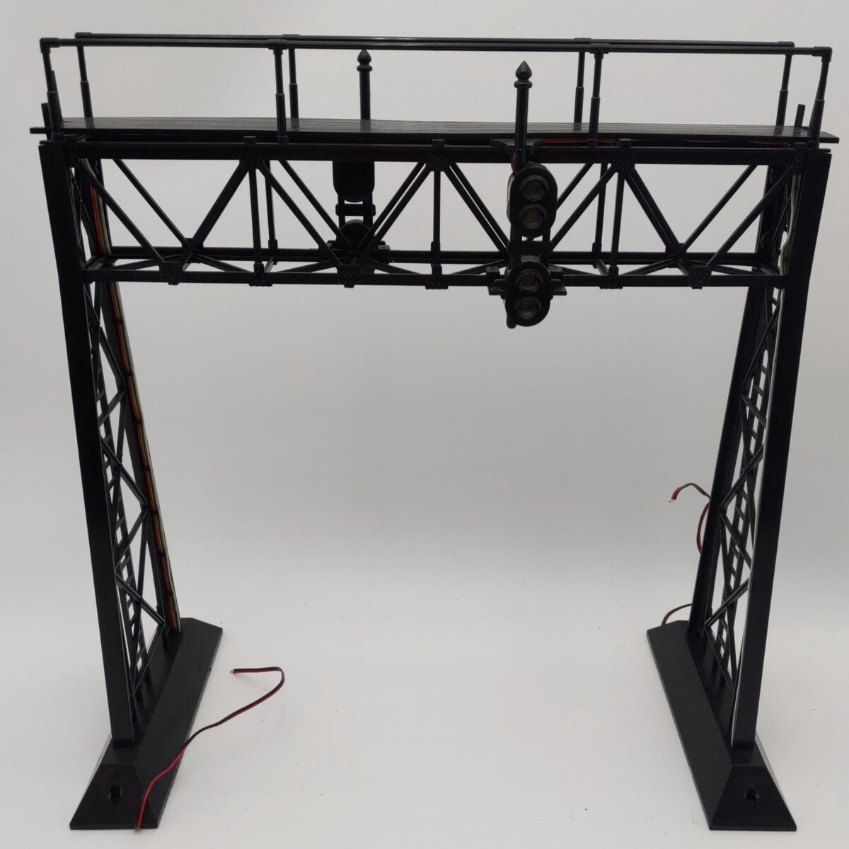 Aristo-Craft 7110 G Gauge Signal Bridge With Lights For 2 Tracks EX