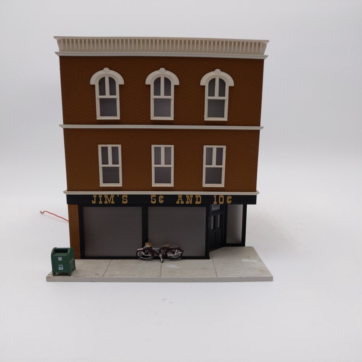 Lionel 6-34130 O Assembled 3-Story Jim's 5c And 10c Store Building EX
