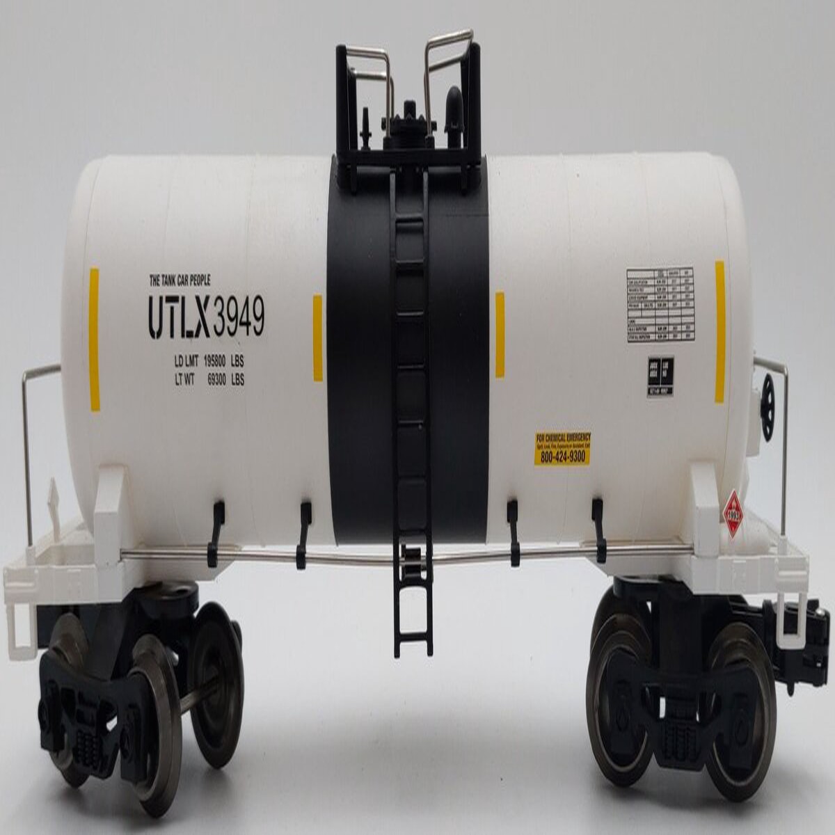 Menards 275-9218 O Gauge UTLX (White) Modern Tank Car #3949 EX