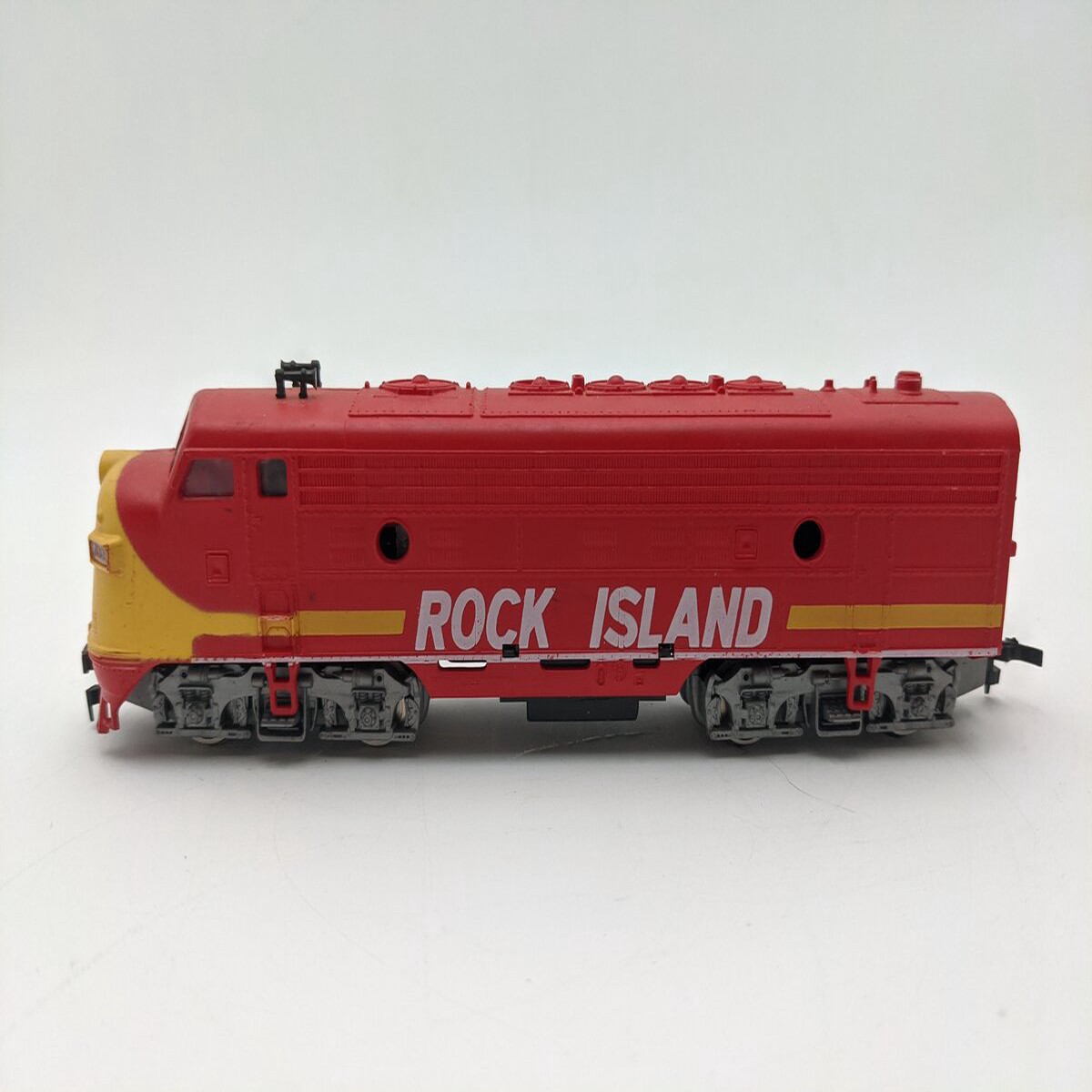 RSO Z-74174 HO Scale Rock Island Diesel Locomotive #7009 EX