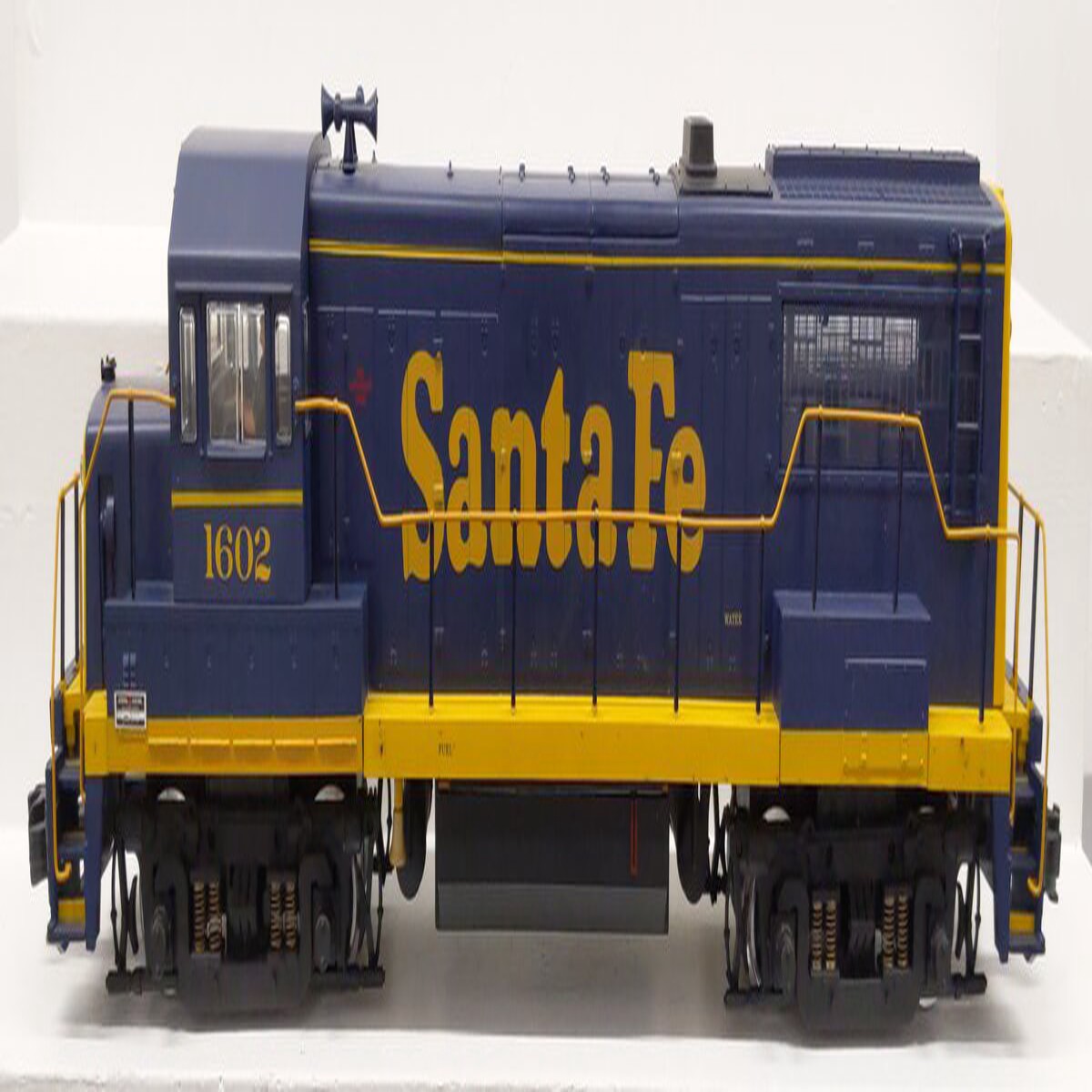 Aristo-Craft 22104 G Scale Santa Fe U25B Diesel Locomotive #1602 EX