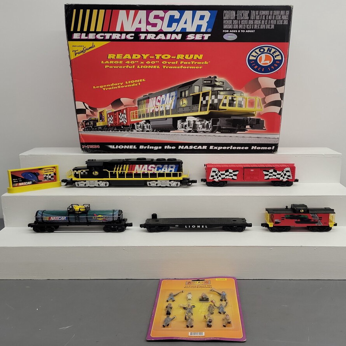 Lionel 7-11004 O Gauge NASCAR Diesel Train Set EX/Box