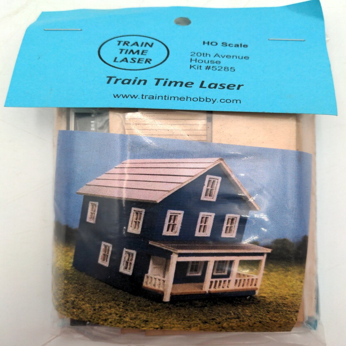 Train Time Models 5285 HO Scale 20th Avenue House