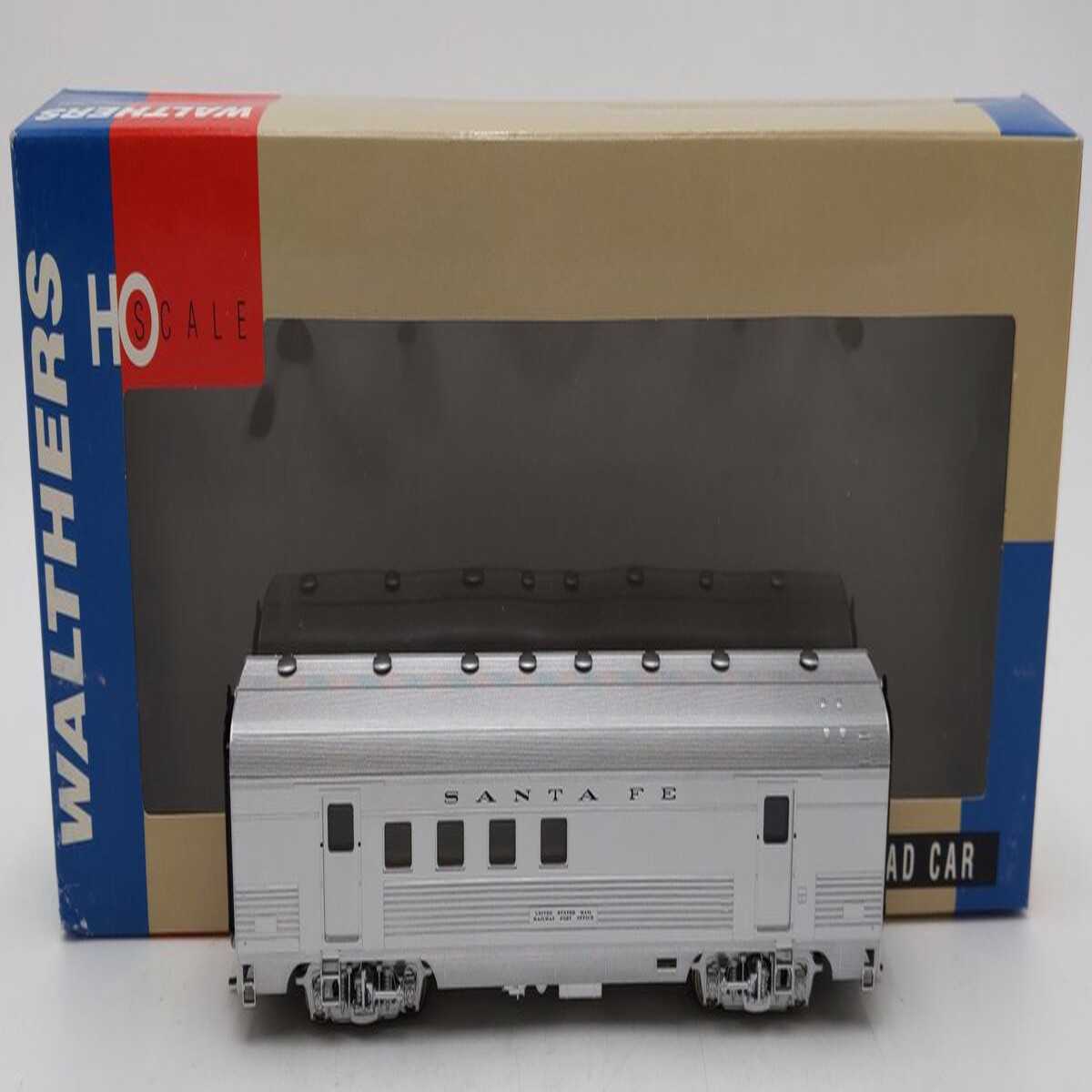 Walthers 932-6445 HO Scale Santa Fe 63' Budd Railway Post Office Car LN/Box