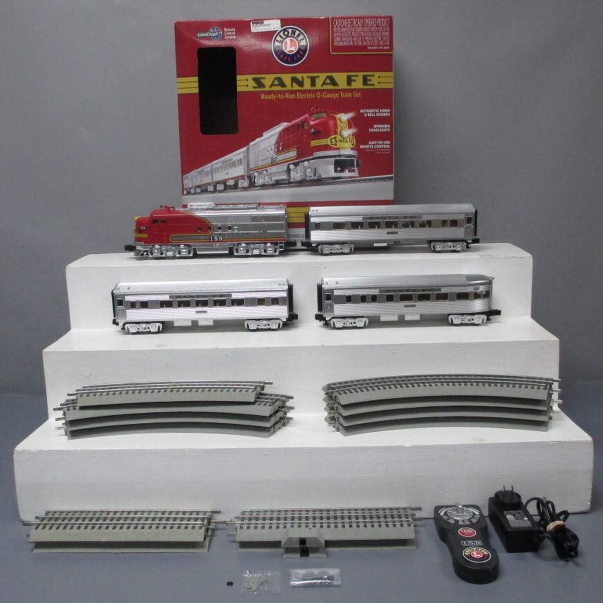Lionel 6-84719 O Gauge Santa Fe Super Chief LionChief Train Set with Bluetooth LN/Box