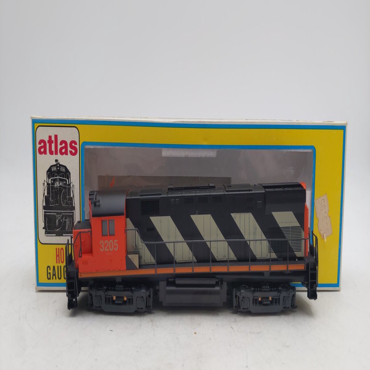 Atlas 8051 HO Canadian National C424 Phase 2 Diesel Locomotive #3205 VG/Box