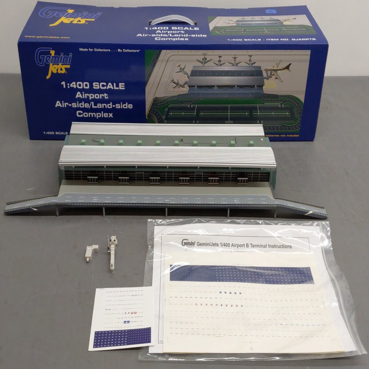 Gemini Jets GJARPTB 1:400 Scale Airport Air-side/Land-side Complex VG/Box
