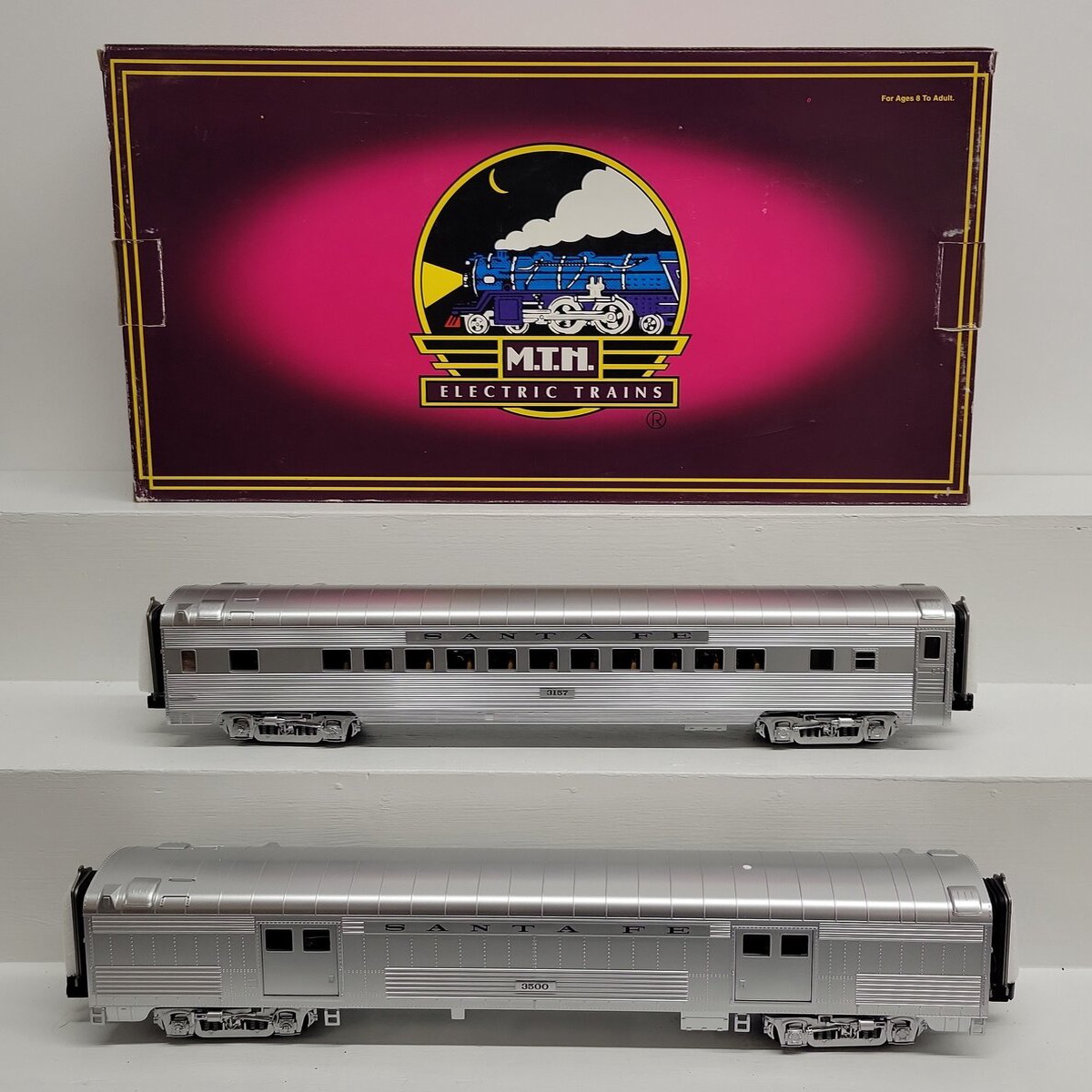 MTH 20-69115 O SF 70' Streamlined Baggage/Coach Ribbed Passenger Cars (Set of 2) LN/Box