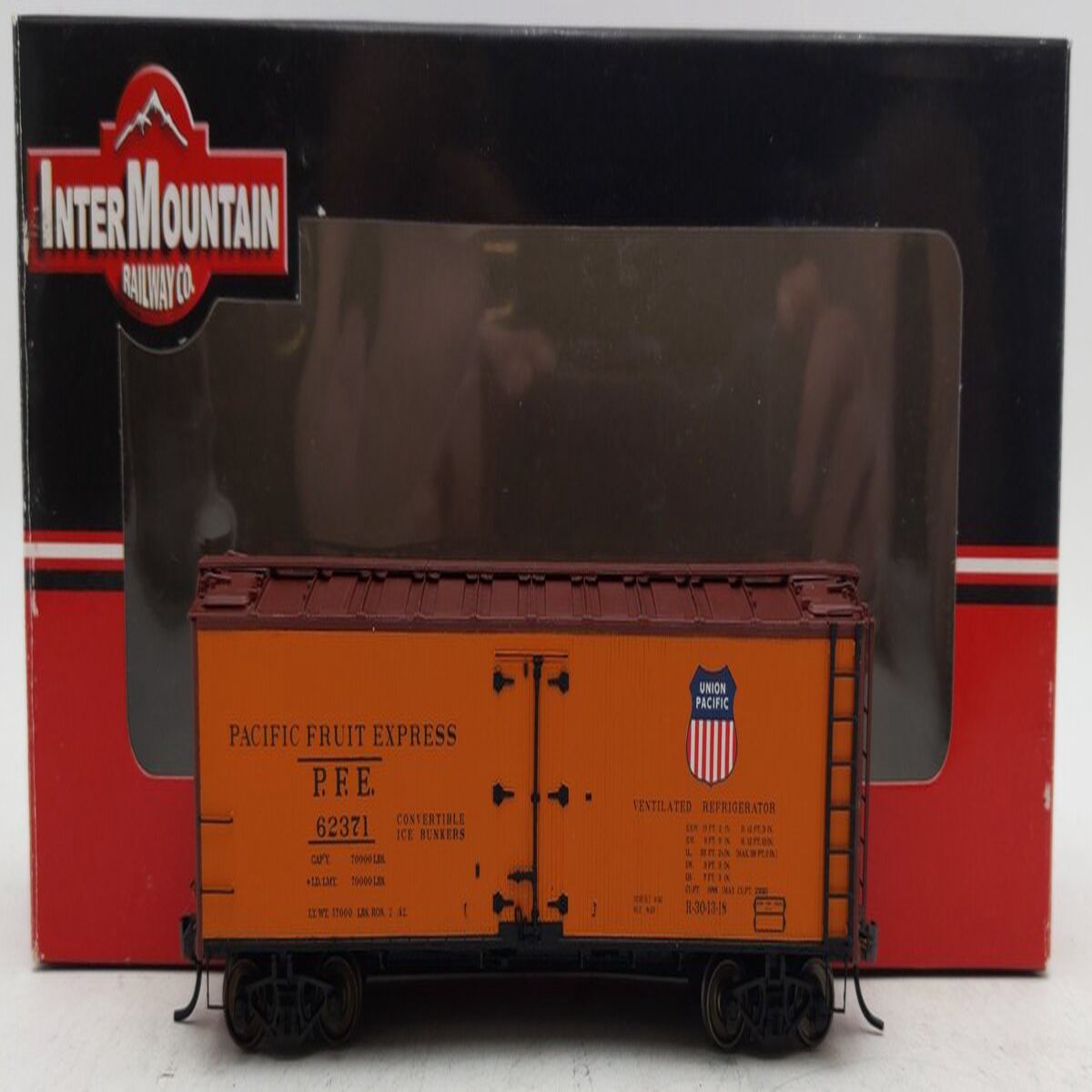 InterMountain 47401-24 HO Scale PFE R-30-18 Refrigerator Car #62371 VG/Box