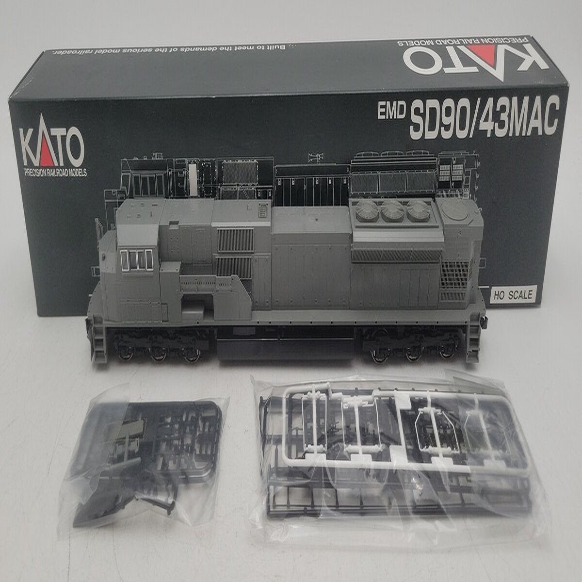 Kato 37-6350 HO Scale Undecorated EMD SD90/43MAC Diesel Locomotive EX/Box