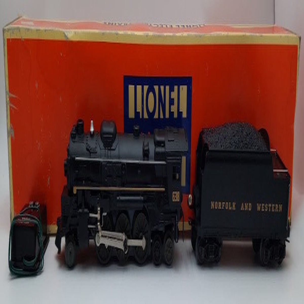 Lionel 6-18638 O Gauge Norfolk & Western 2-6-4 Steam Loco & Tender #638 EX/Box