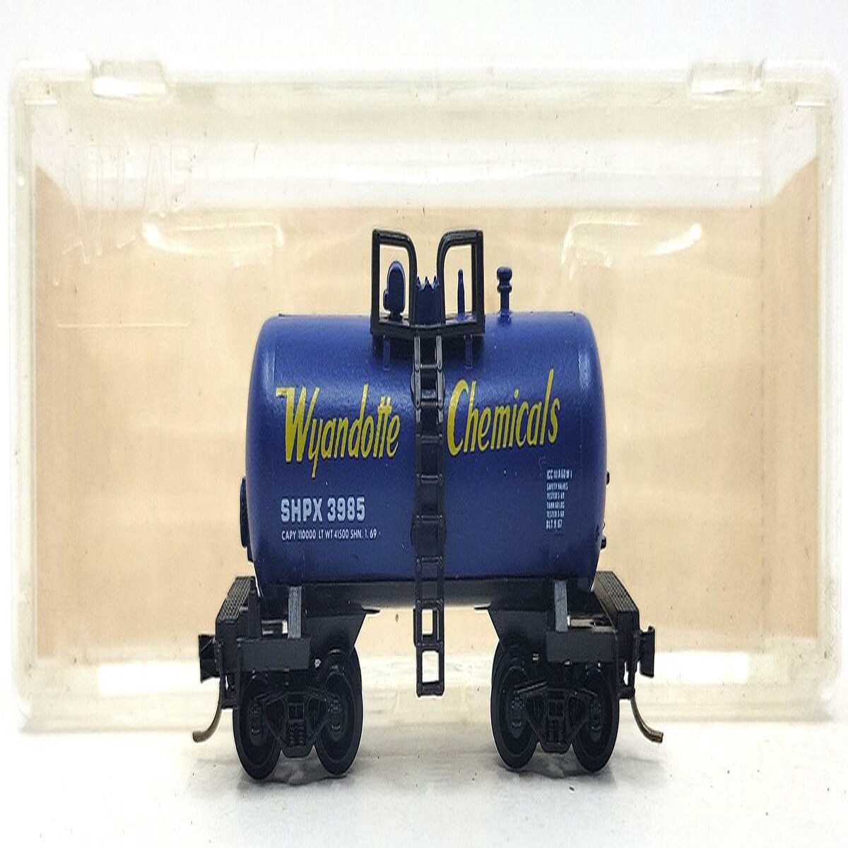 Atlas 3240 N Scale Wyandotte Chemicals Tank Car #3985 LN/Box
