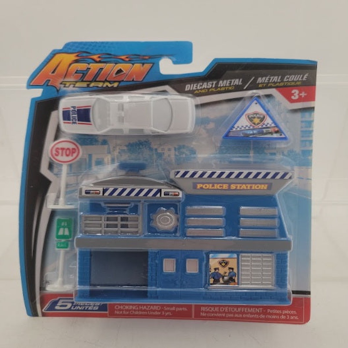 Greenbrier International 21454 Police Station & Cruiser W/Bonus Cars (Set of 5)