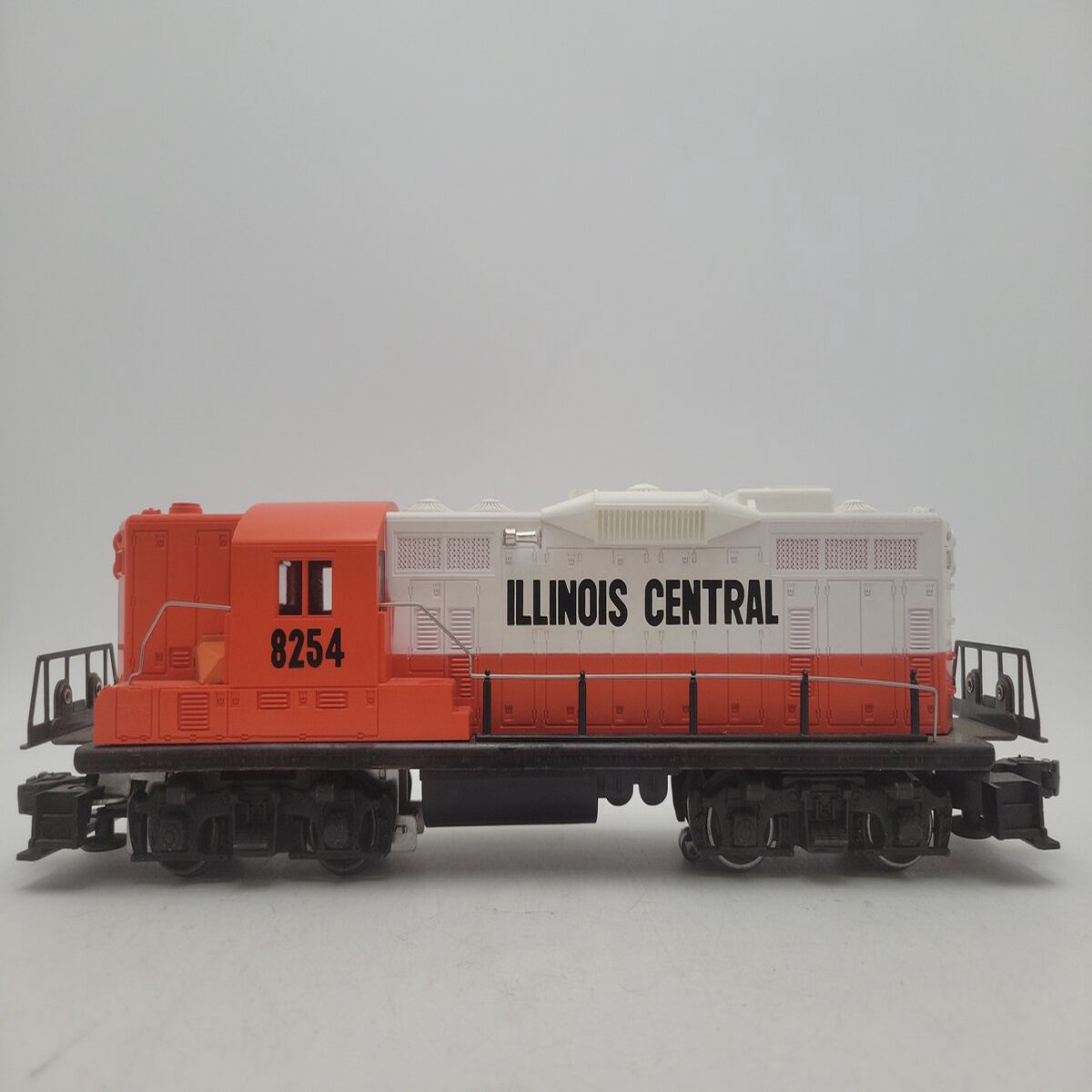 Lionel O Gauge CUSTOM Illinois Central Diesel Locomotive #8254