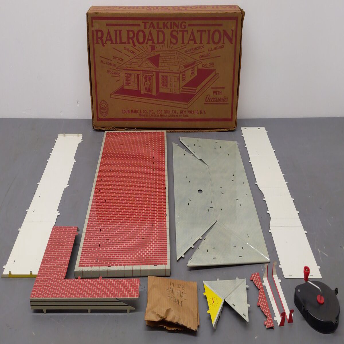 Marx 4418 Vintage O Railroad Station Kit with Accessories EX/Box