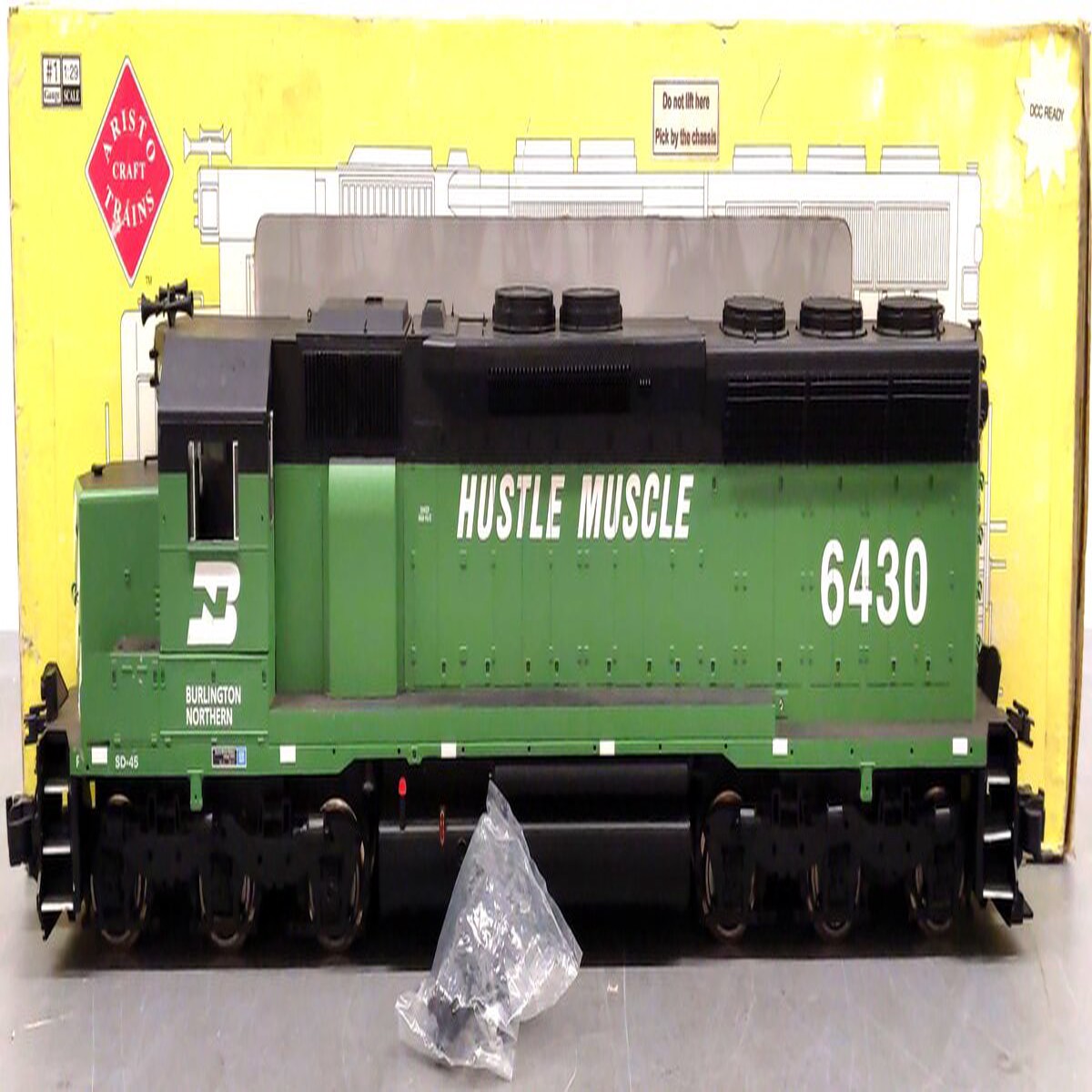 Aristo-Craft ART22480 Burlington Northern "Hustle Muscle" SD-45 Diesel Loco EX/Box
