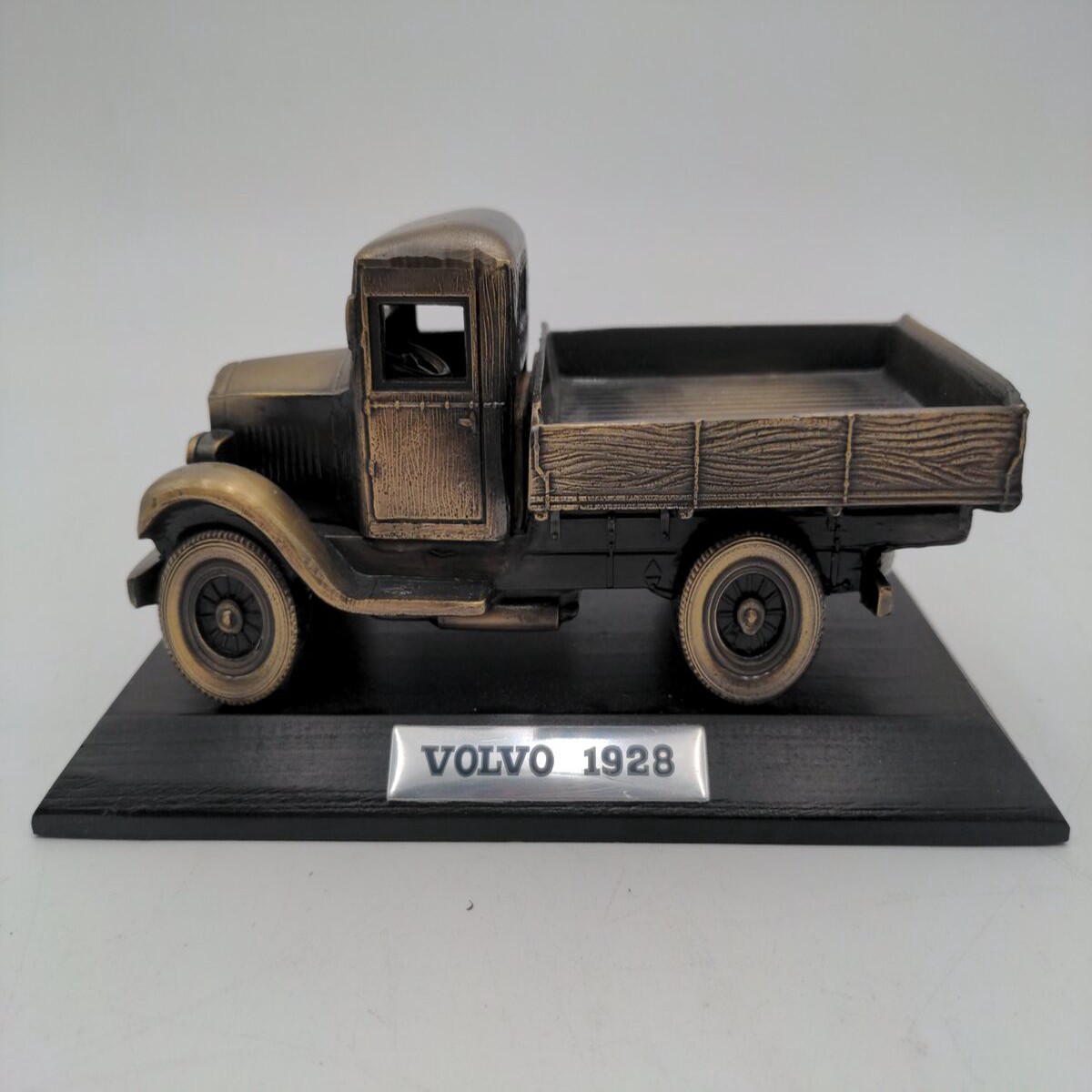 Volvo Merchandise Corp Volvo 1928 Automobile Desk Paperweight VG