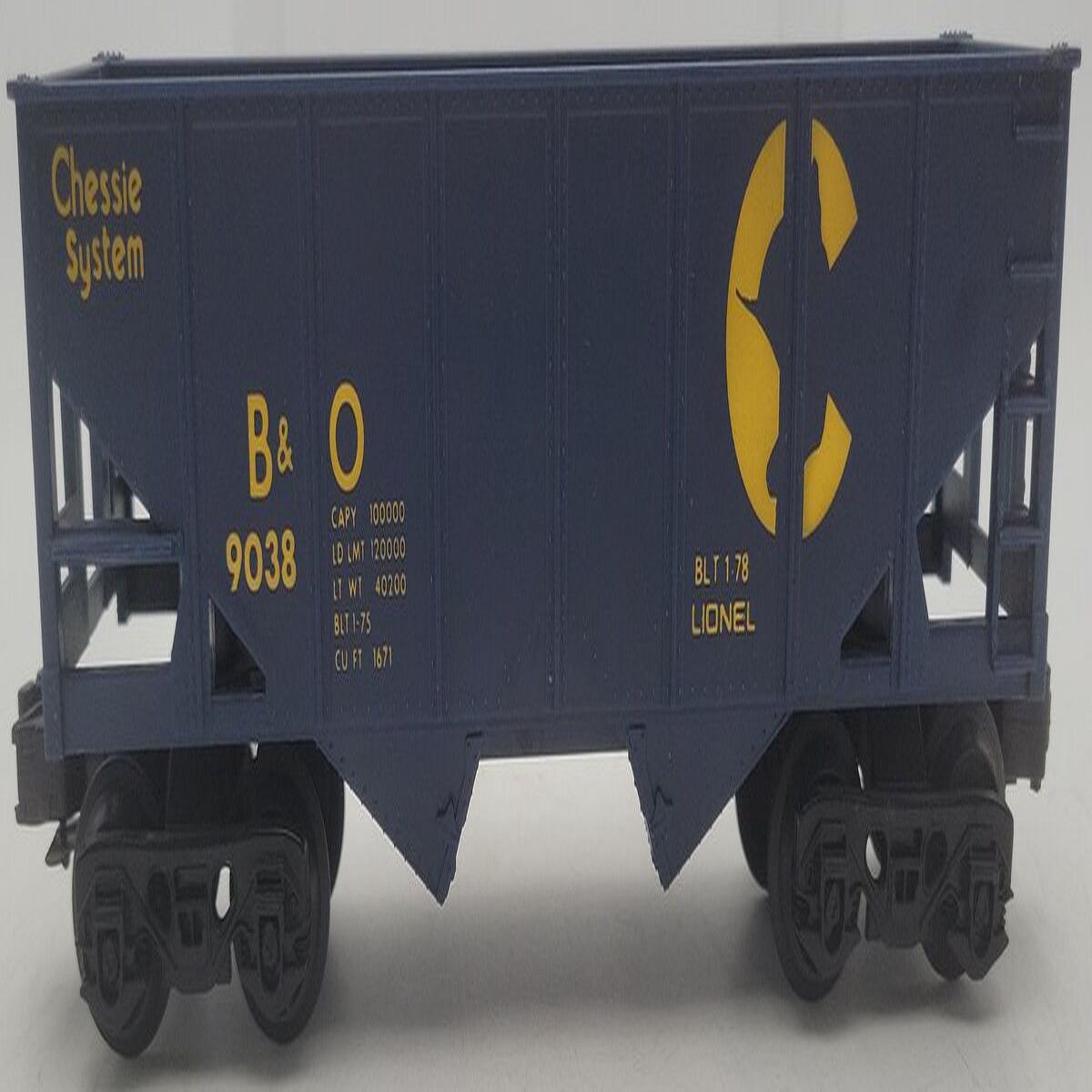 Lionel 6-9038 O Gauge Chessie Short 2-Bay Hopper Car #9038 VG