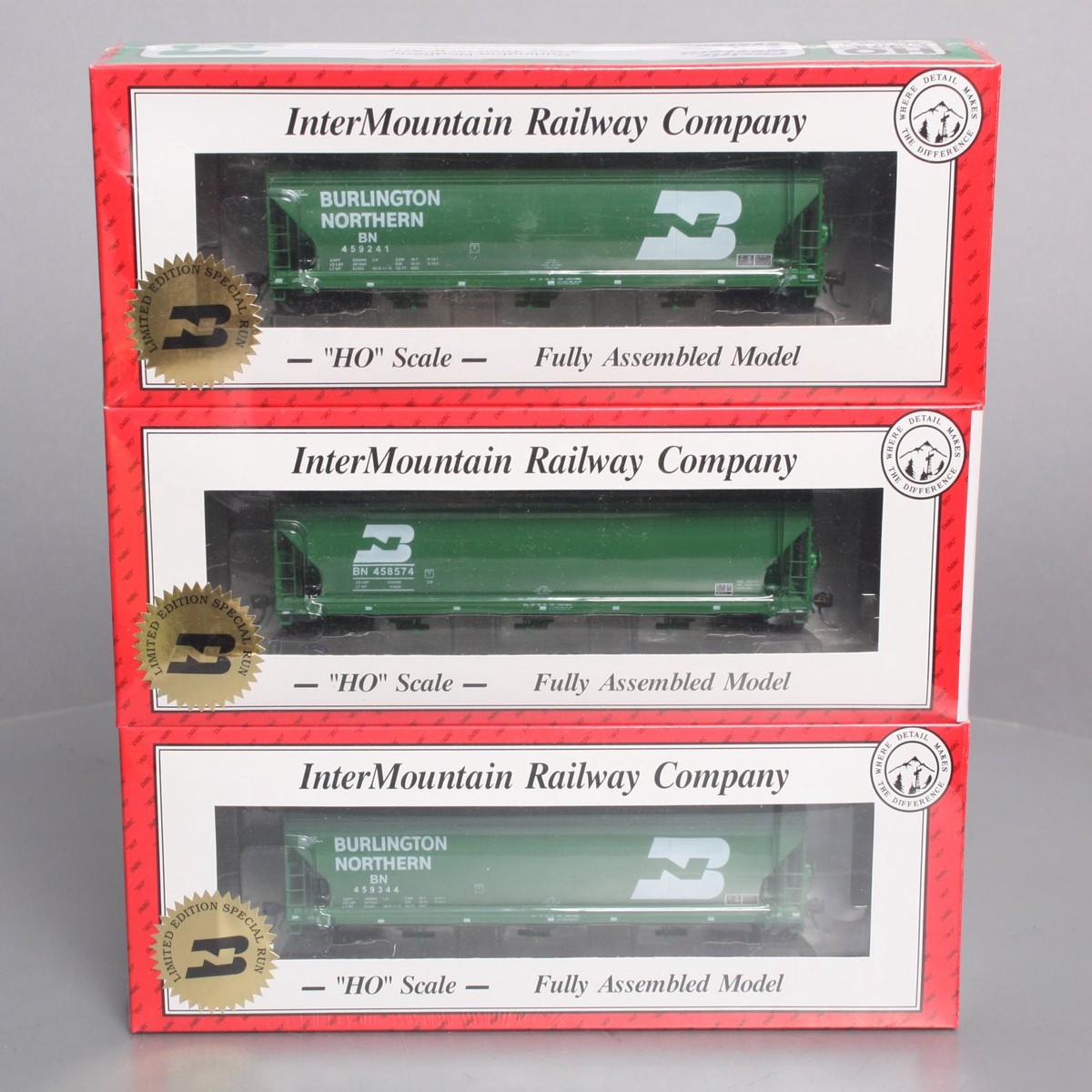 InterMountain 1094-3D Burlington Northern PWRS 3 Bay Covered Hopper (3 Pack) MT/Box