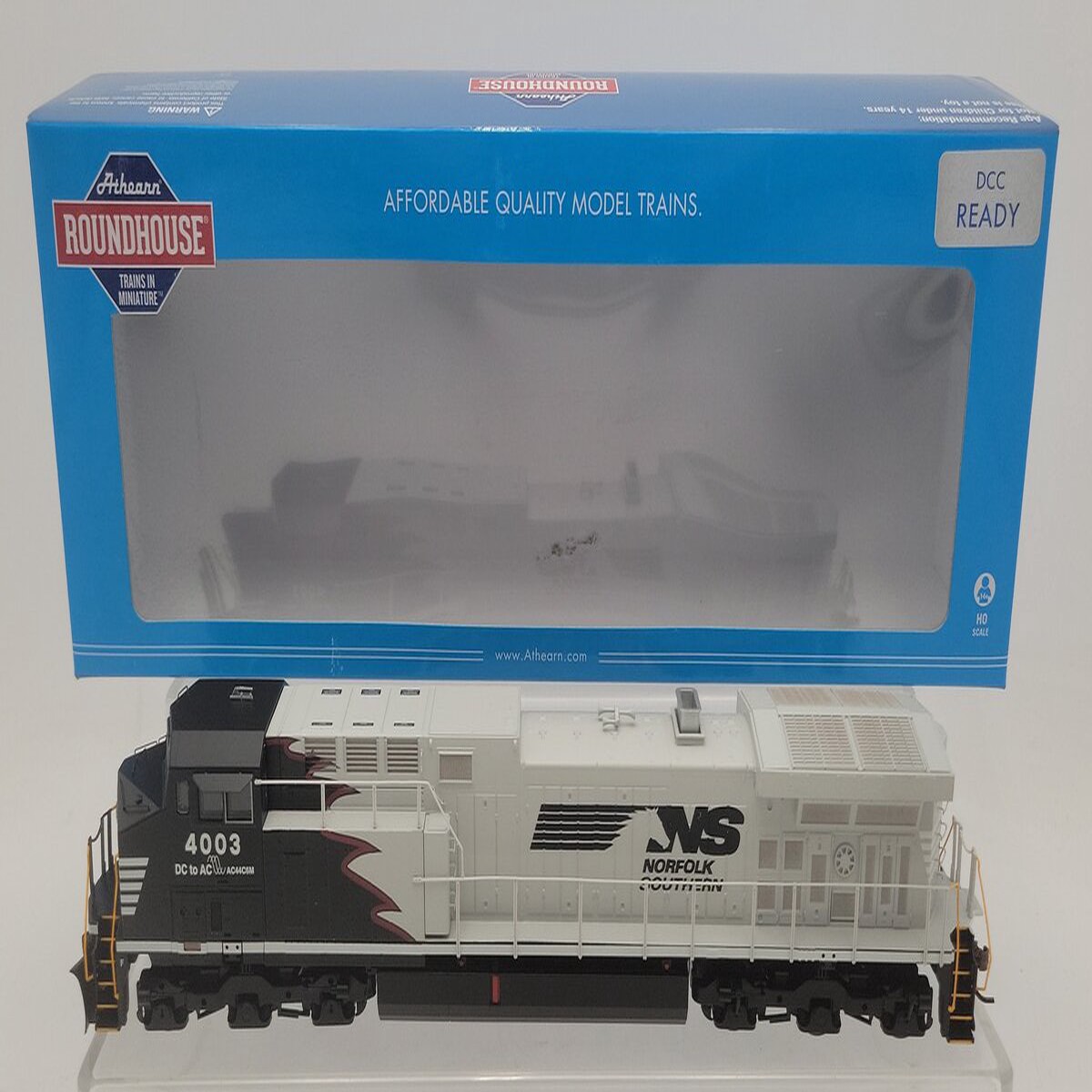 Roundhouse 77704 HO Norfolk Southern AC4400CW Diesel Locomotive #4003 LN/Box