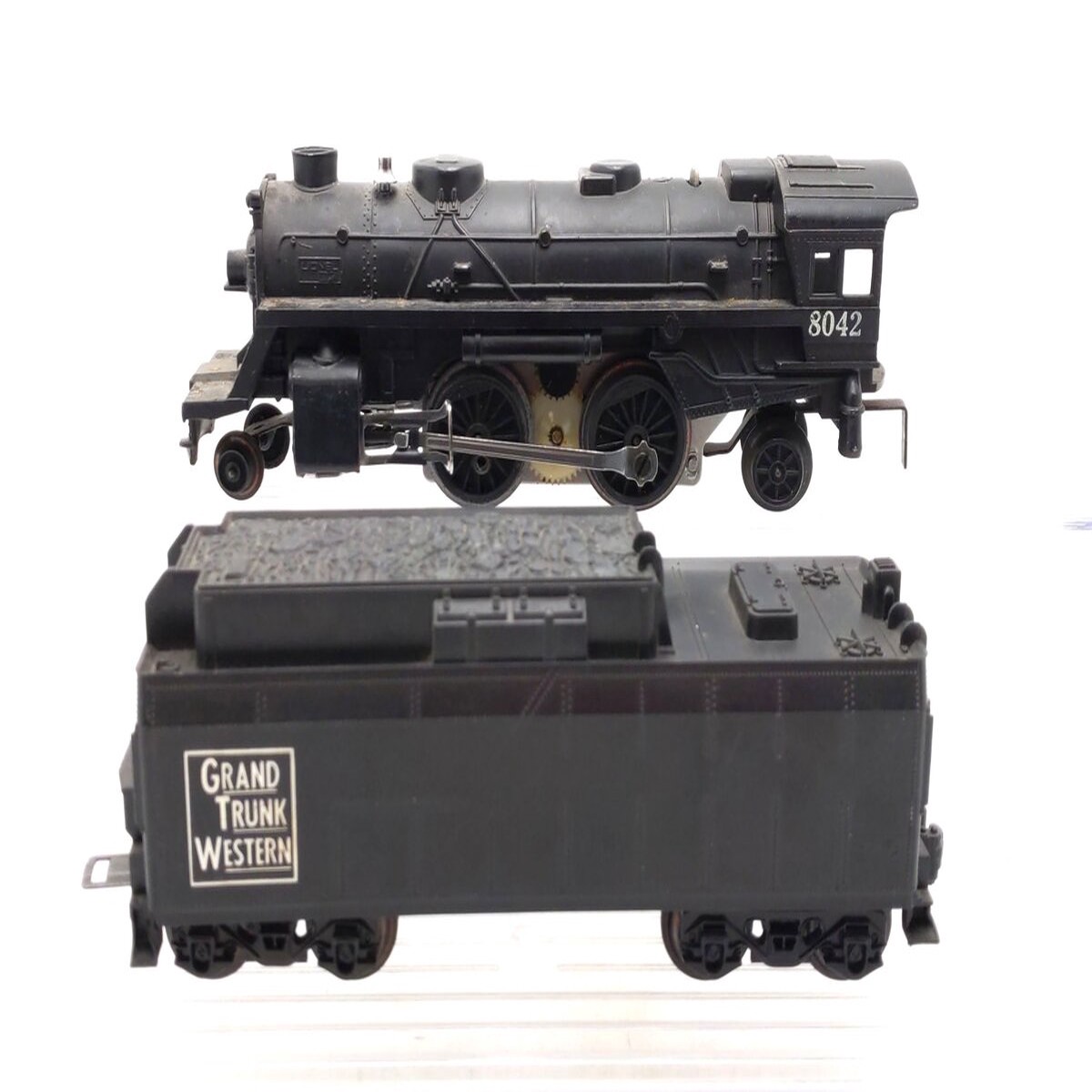 Lionel 6-8042 O Gauge Grand Trunk Western 2-4-2 Steam Locomotive & Tender VG