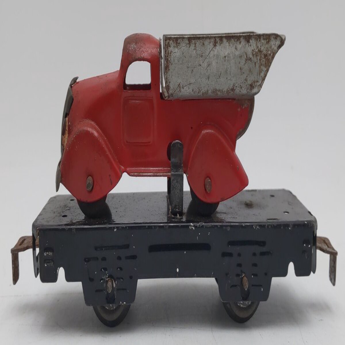 Marx Vintage O Flatcar w/ Red/Silver Dump Truck VG