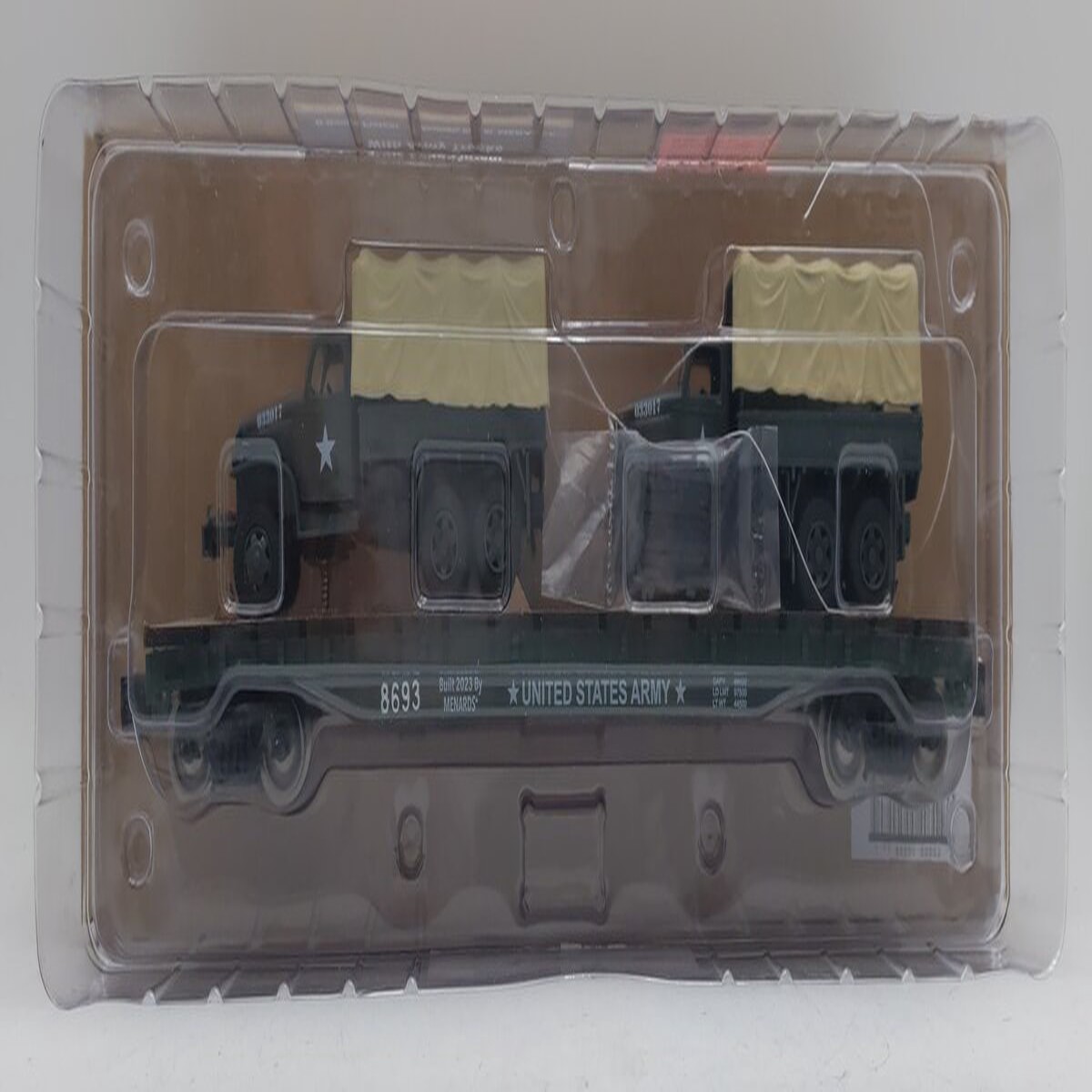 Menards 275-9200 O Scale Army Long Flatcar w/ Army Trucks #8693 NIB