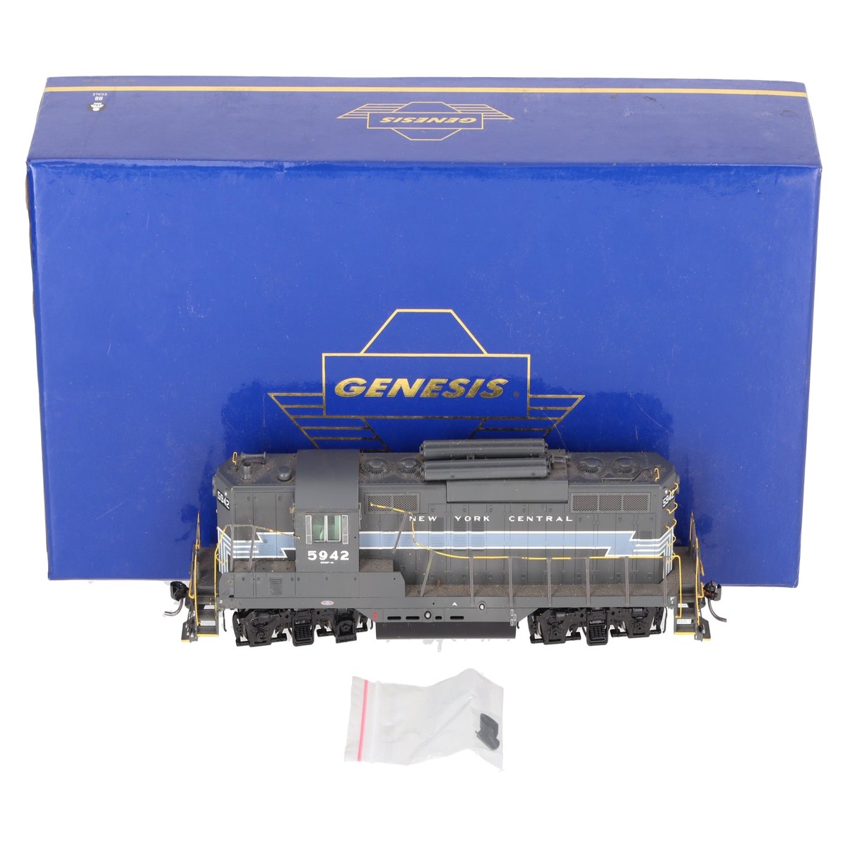 Athearn G62430 HO New York Central GP9 Torpedo Tubes Diesel Locomotive #5942 VG/Box