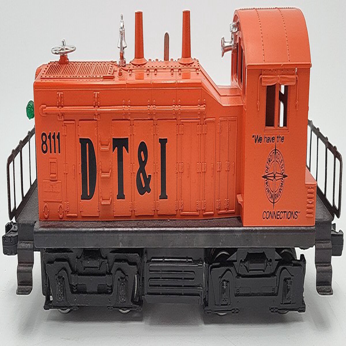 Lionel 6-8111 O Gauge DT&I NW-2 Switcher Diesel Locomotive EX