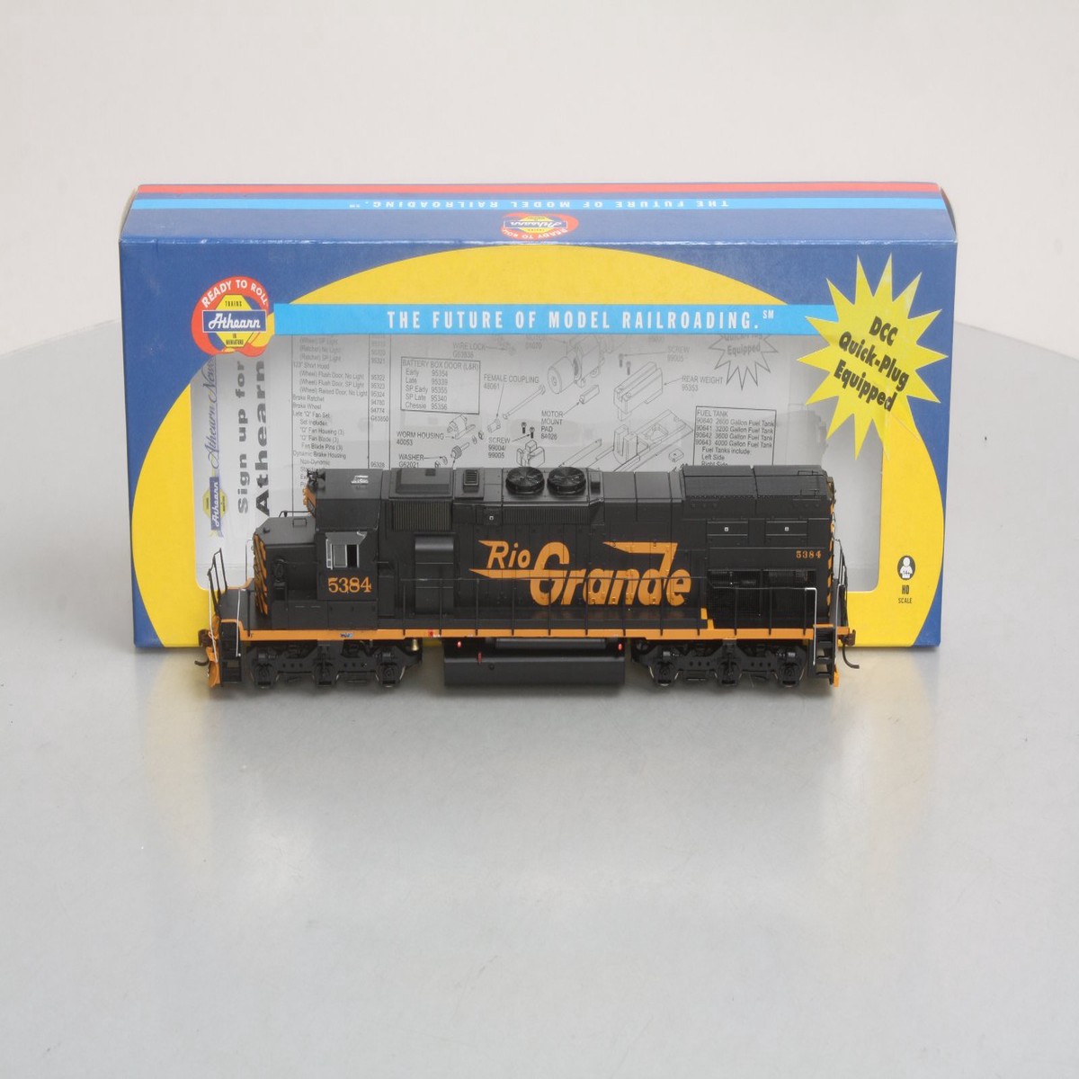 Athearn 95143 HO D&RGW SD40T-2 88" Nose Diesel Locomotive #5384 LN/Box