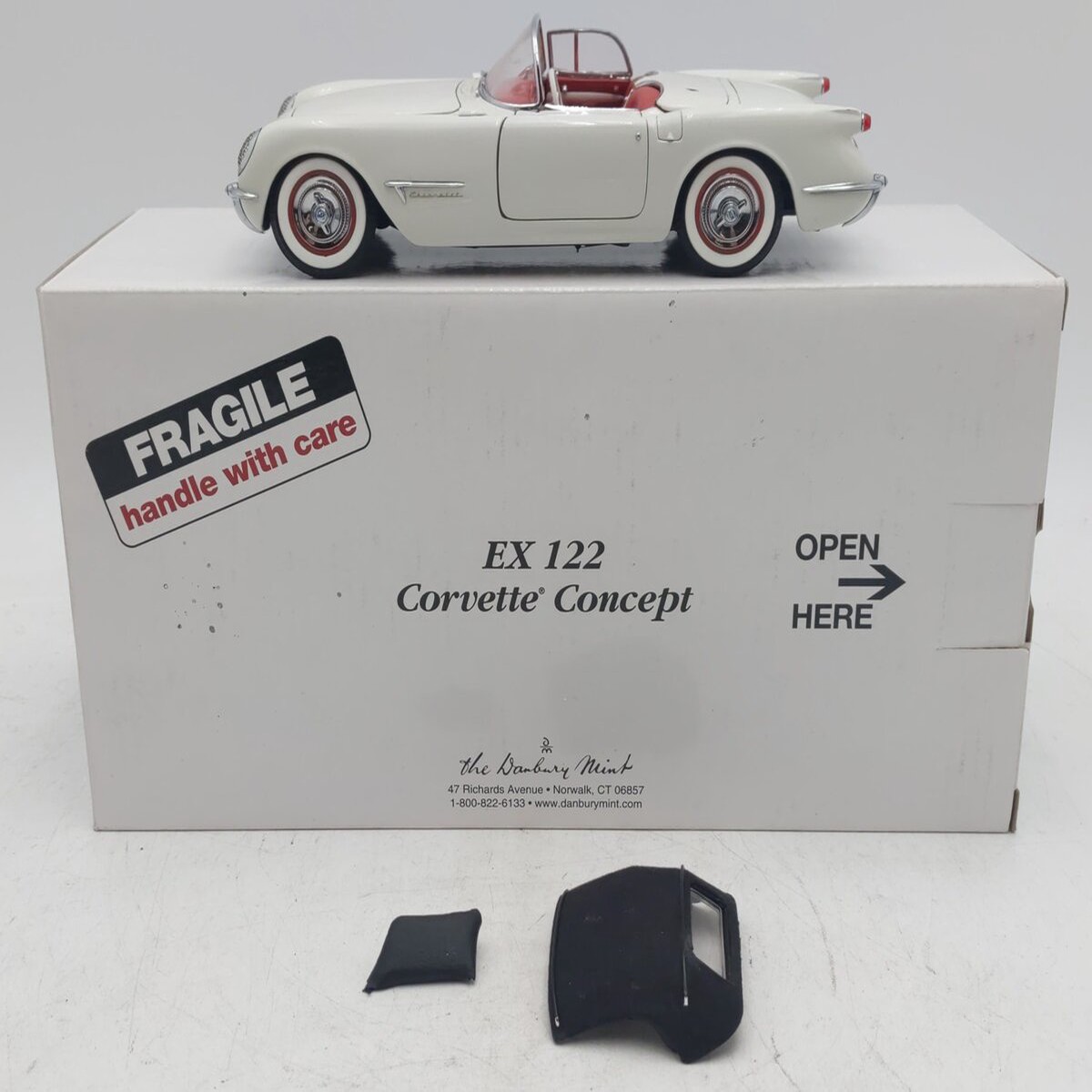 Danbury Mint 1:24 Chevrolet Corvette EX 122 Concept Car EX/Box