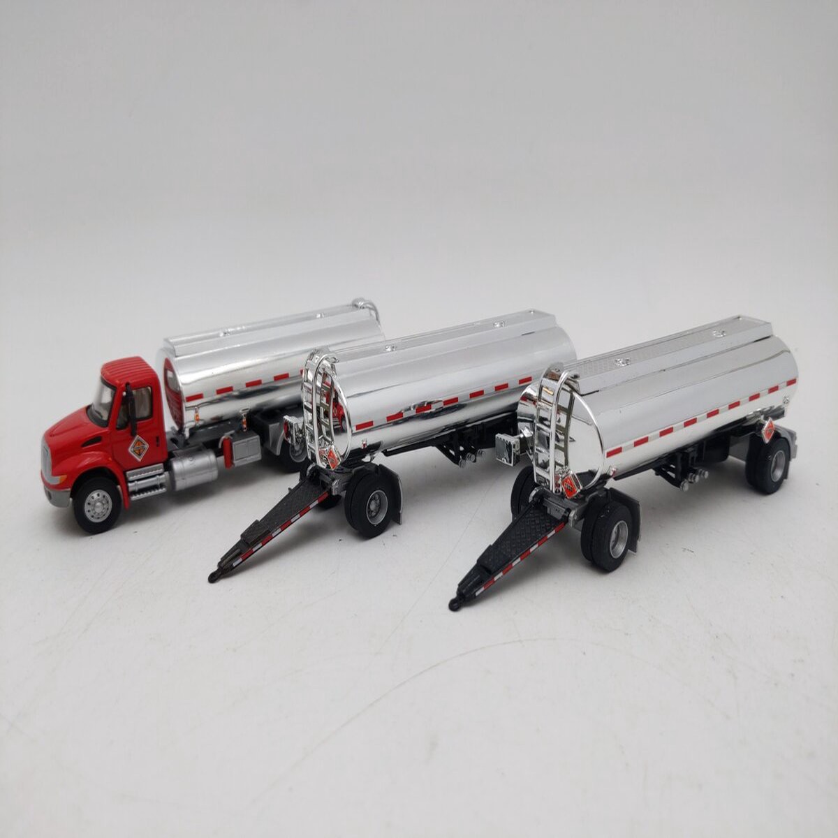 Boley 4504-16 1:87 International Truck with Trailers EX
