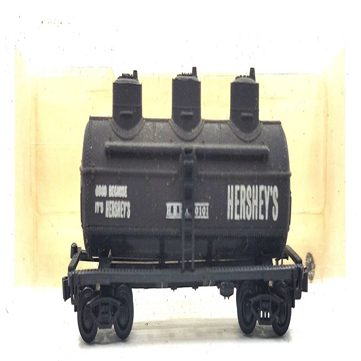 Model Power 3422 N Scale H.E.R.X Hershey's 3 Dome Tank Car #10101 EX
