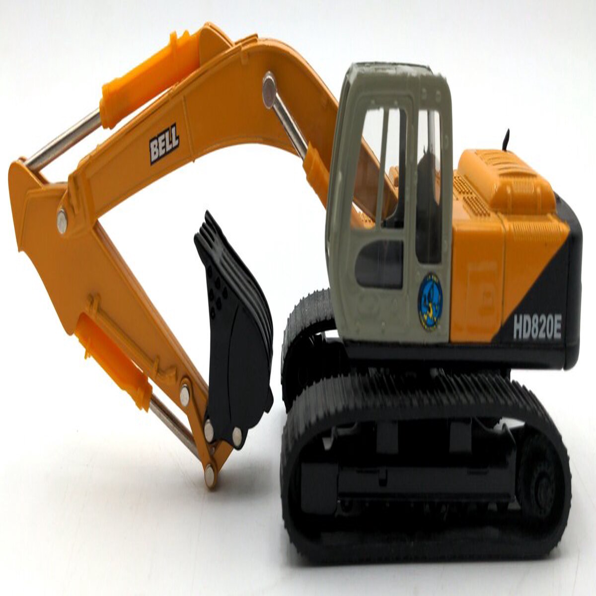 Ertl HD820E 1:50 Scale Diecast Bell Hydraulic Tracked Excavator - JF Kieley EX