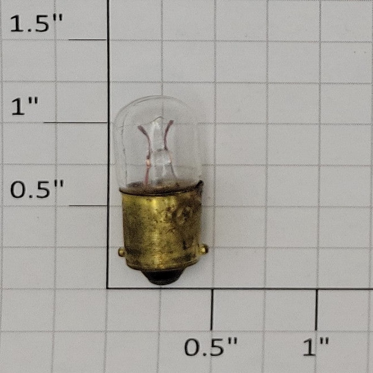 Lionel 47-12 .15 Amp 6.3 Volt Bayonet Base Miniature Light Bulb