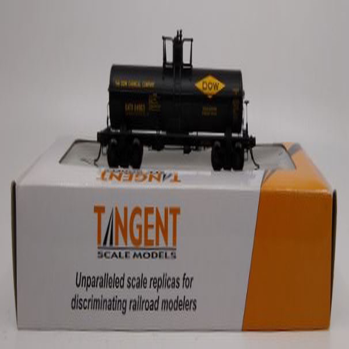 Tangent 13013-01 HO Scale GATX "Dow" Tank Car #24953 LN/Box