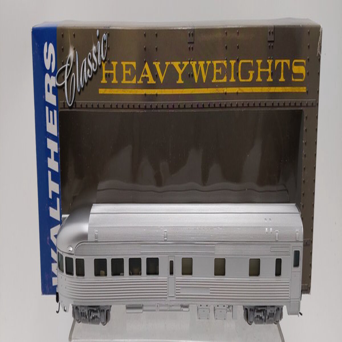 Walthers 910-30350 HO Painted, Unlettered 85' Budd Observation - Ready To Run EX