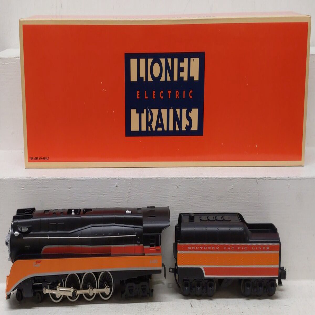Lionel 6-18007 O Gauge SP Daylight 4-8-4 Steam Locomotive & Tender #4410 w/RS LN/Box