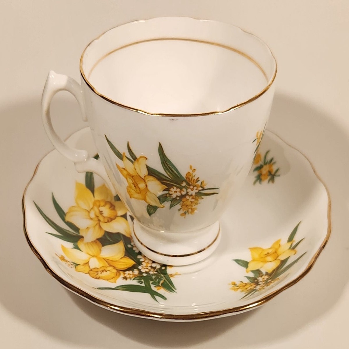 Vintage Royal Vale Bone China Daffodil Yellow Flowers Tea Cup & Saucer Set