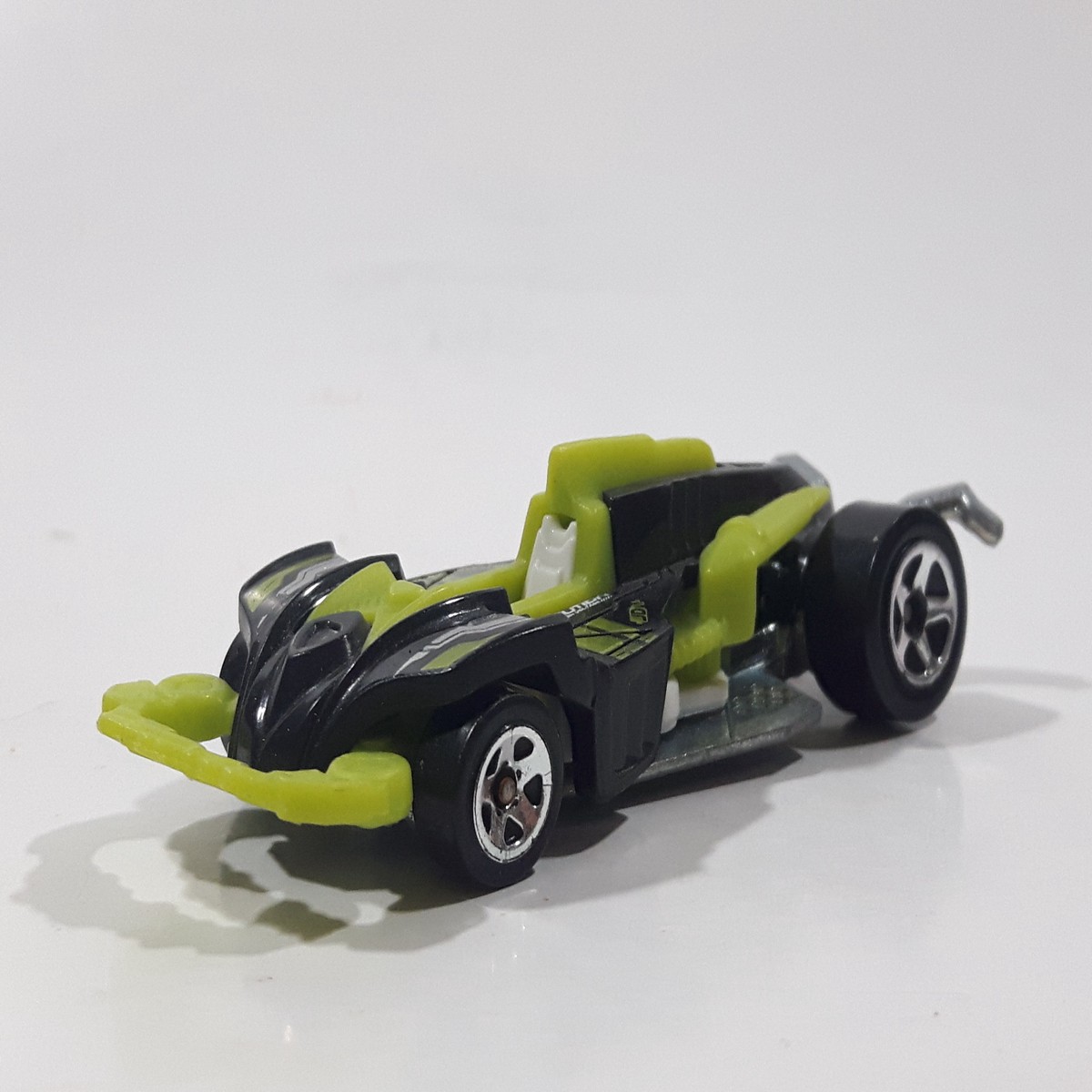 2014 Hot Wheels HW City Wattzup Black and Green Die Cast Toy Car Vehicle