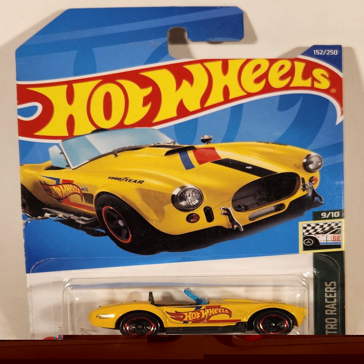 2022 Hot Wheels Retro Racers Shelby Cobra 427 S/C Yellow Die Cast Toy Car Vehicle New in Package