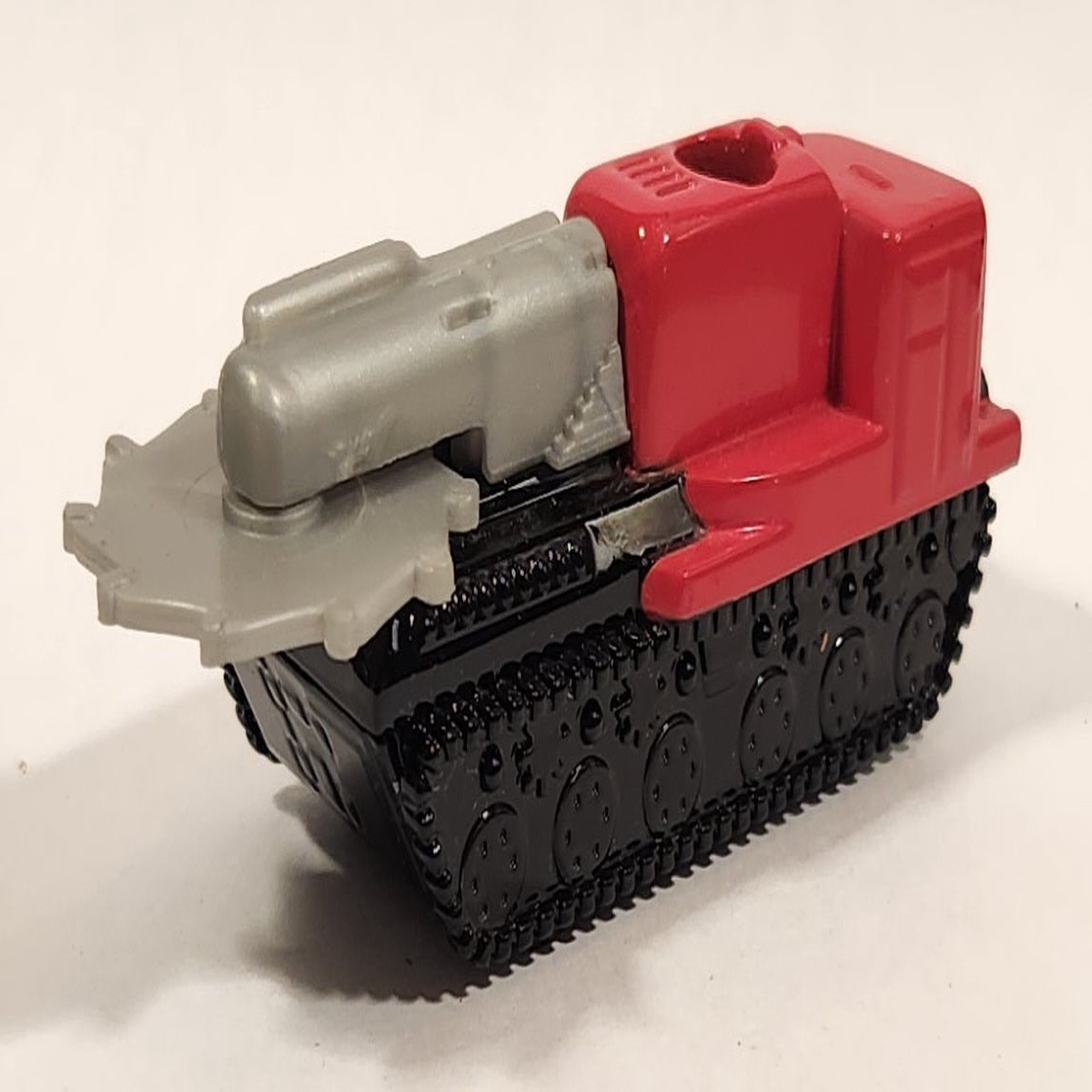 1998 Hasbro Universal City Studio Dreamworks Small Soldiers Buzzsaw Tank Black Red Silver Die Cast Toy Car Vehicle