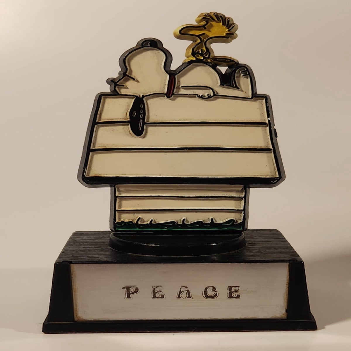 Vintage 1970 Aviva United Syndicate Features Snoopy and Woodstock on Doghouse Peace 5" Tall Hand Painted Plastic Trophy