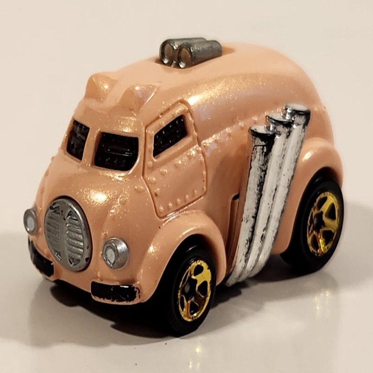 2010 Hot Wheels Disney Pixar Toy Story 3 Hamm On Wheels Pink Pig Character Die Cast Toy Car Vehicle