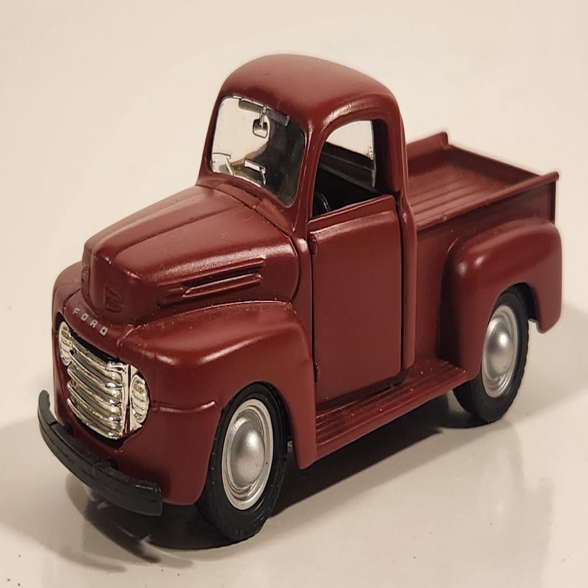 Maisto '48 Ford Pickup Truck Dark Red 1/36 Scale Pull Back Die Cast Toy Car Vehicle