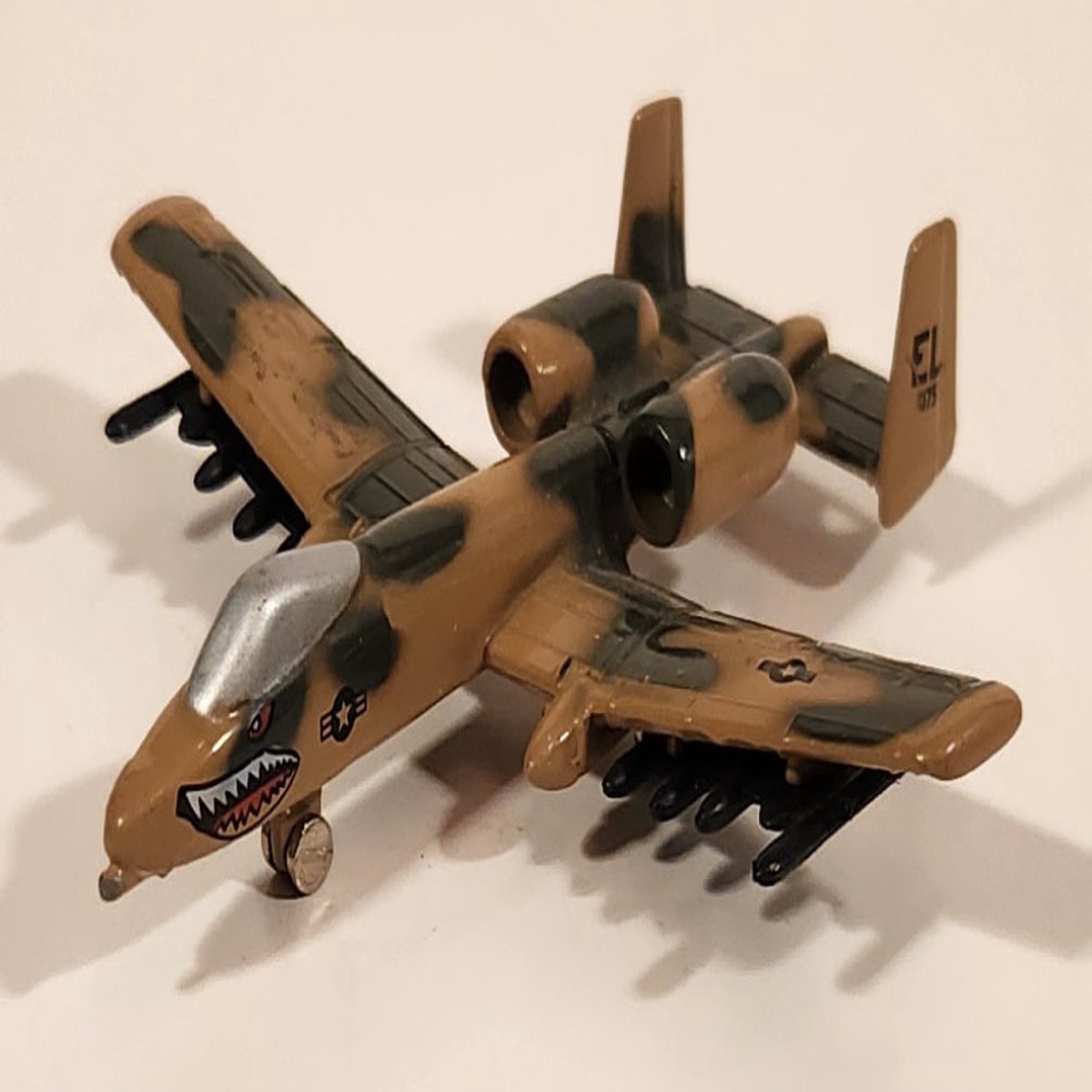 Zee Toys A142 ELK175 A-10 Thunderbolt II Style Fighter Jet Airplane Olive Green with Camouflage Die Cast Toy Aircraft