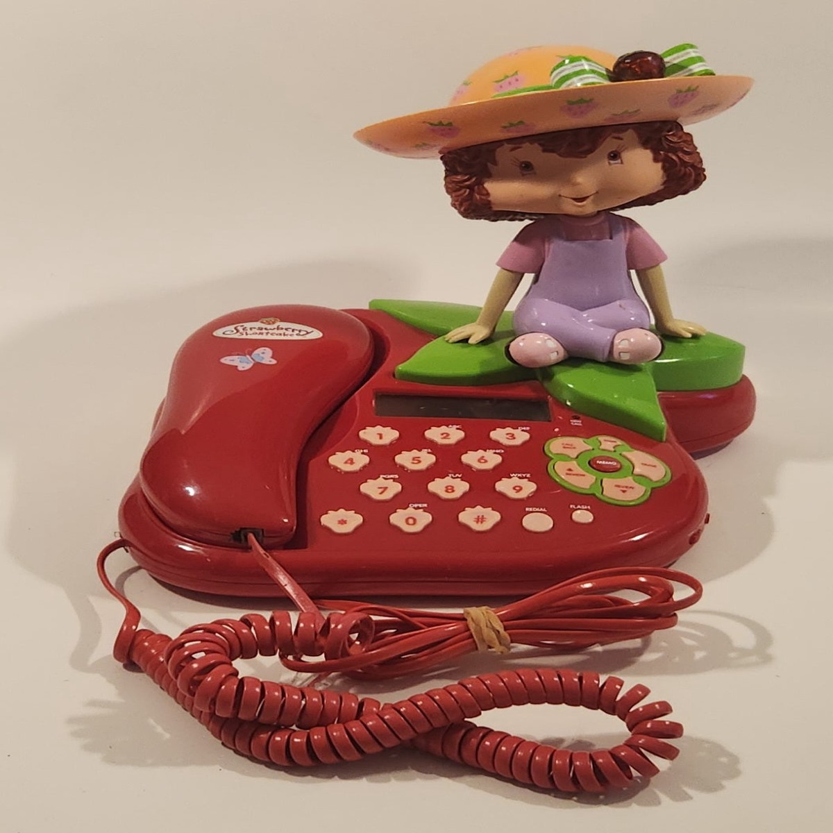 2005 Those Characters From Cleveland Strawberry Shortcake with Light Up Rose While Ringing Telephone with Call Display Model SS211