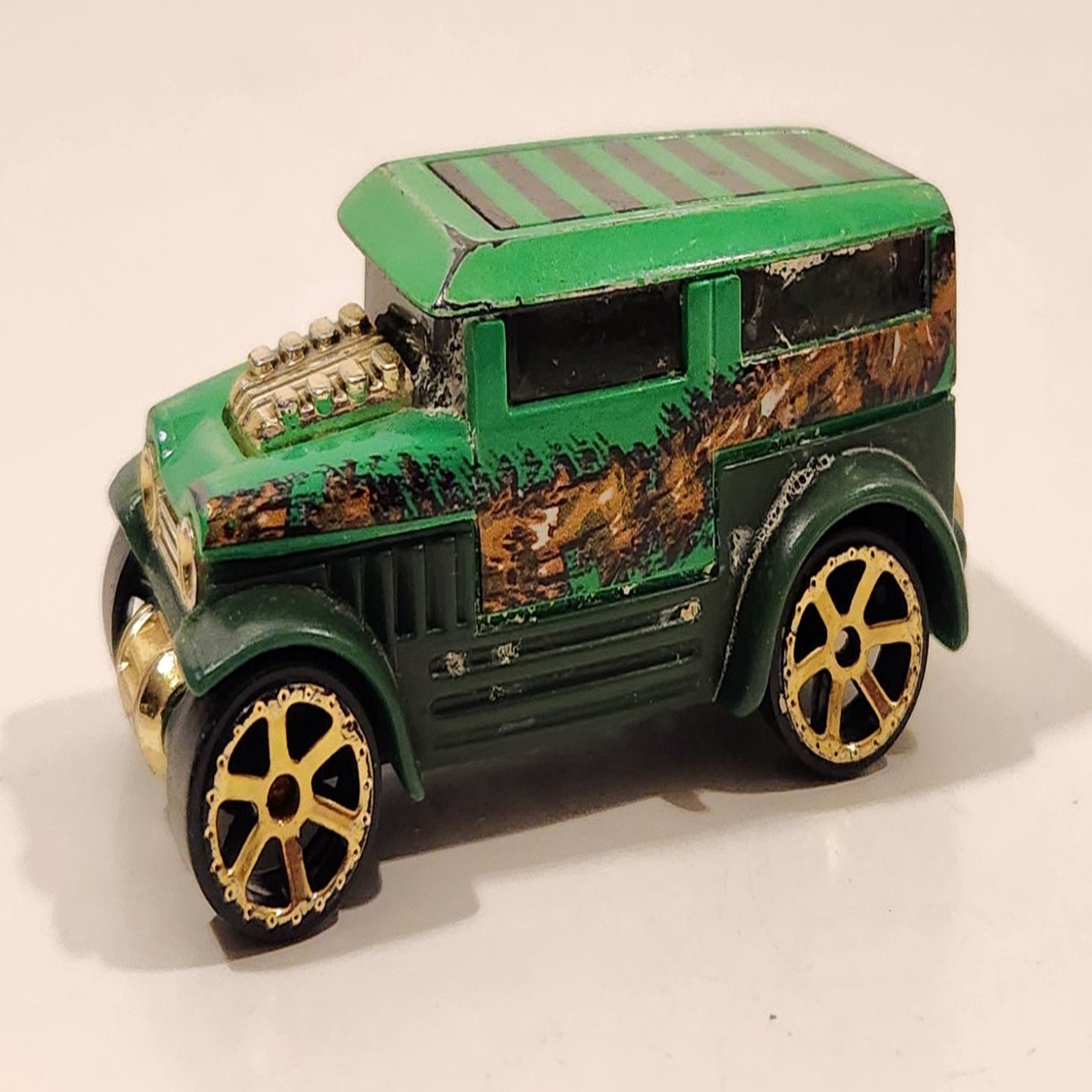 2006 MGA Marvel Spider-Man Sandman Hummer Style Green Die Cast Toy Car Vehicle