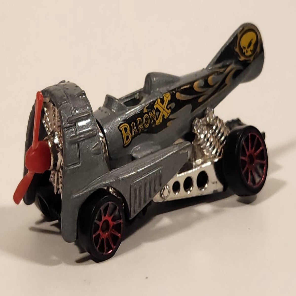 2004 Hot Wheels Wastlanders Dog Fighter Metalflake Grey Die Cast Airplane Style Toy Car Vehicle